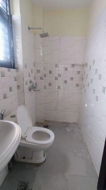 Bathroom in 2 BHK Builder Floor at Birla Arika, Sector 31 – for Rent
