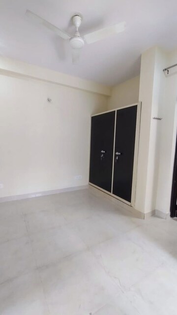 Room in 2 BHK Builder Floor at Birla Arika, Sector 31 – for Rent