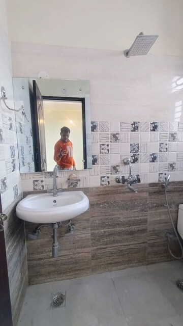 Bathroom in 2 BHK Builder Floor at Birla Arika, Sector 31 – for Rent