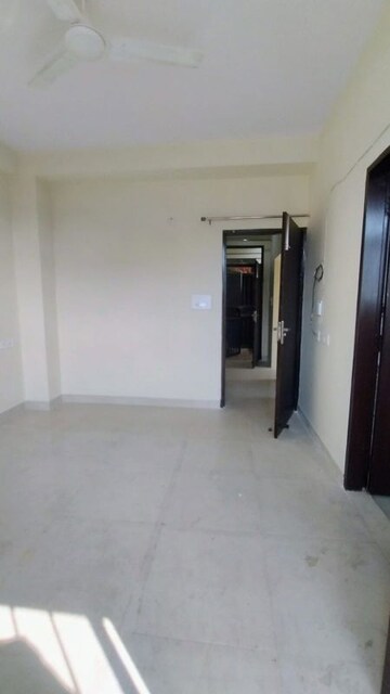 Room in 2 BHK Builder Floor at Birla Arika, Sector 31 – for Rent