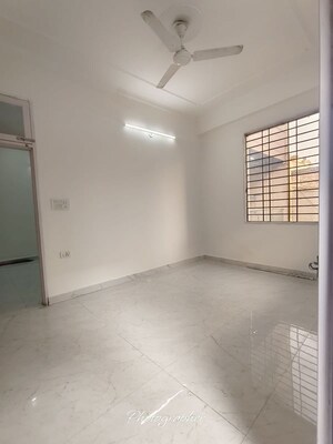 Room in 2 BHK Builder Floor at Neb Sarai – for Rent