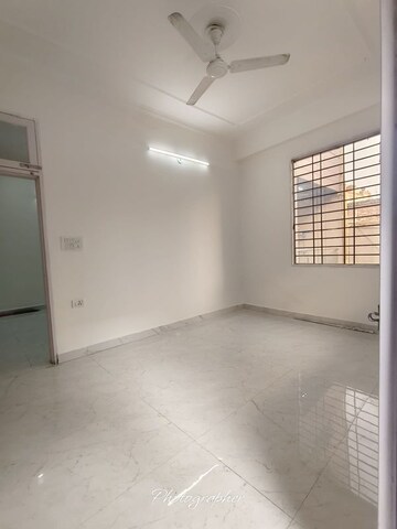 Room in 2 BHK Builder Floor at Neb Sarai – for Rent