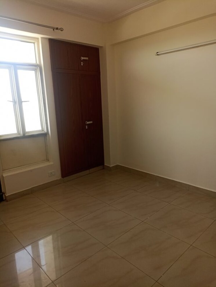 Room, park-view-apartments 3 Bedroom 1750 Sq.Ft. Apartment In Sector 51 Noida 9926055