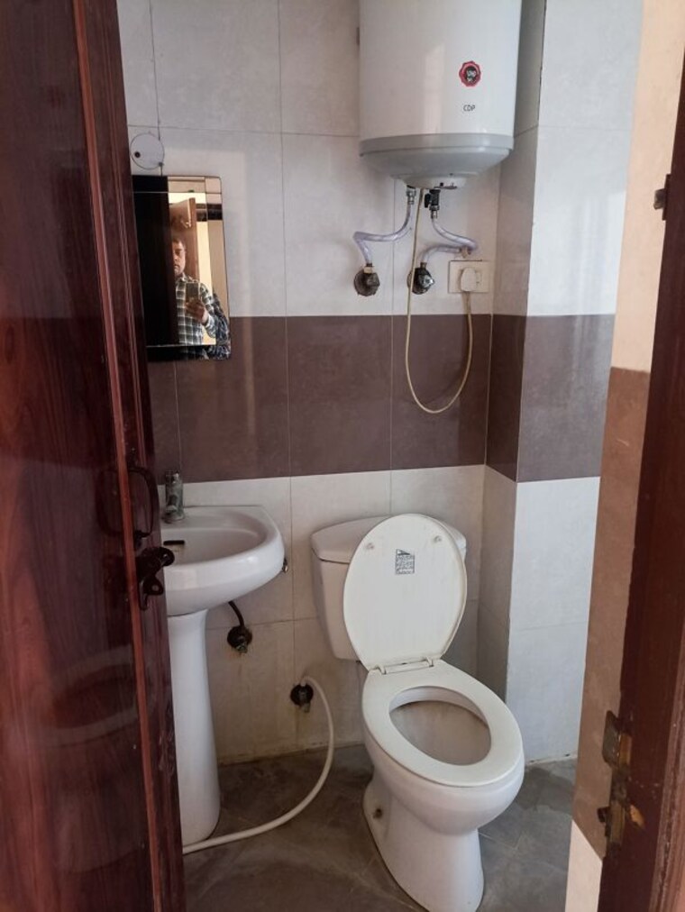 Bathroom, park-view-apartments 3 Bedroom 1750 Sq.Ft. Apartment In Sector 51 Noida 9926055