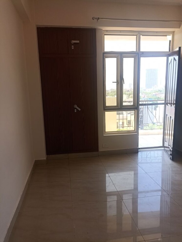 Room, park-view-apartments 3 Bedroom 1750 Sq.Ft. Apartment In Sector 51 Noida 9926055