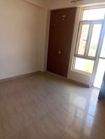 Room in 3 BHK Apartment at Park View Apartments, Sector 51 – for Rent