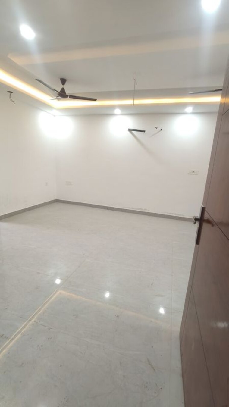 Room, rps-palm-drive 3 Bedroom 1000 Sq.Ft. Builder Floor In Sector 88 Faridabad 9926147