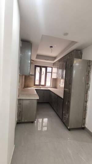 Kitchen in 3 BHK Builder Floor at RPS Palm Drive, Sector 88 – for Sale