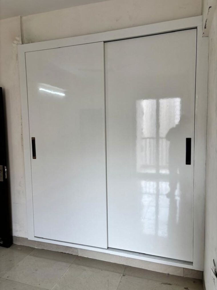 Room, parsvnath-residency 3.5 Bedroom 1750 Sq.Ft. Apartment In Sector 51 Noida 9926163