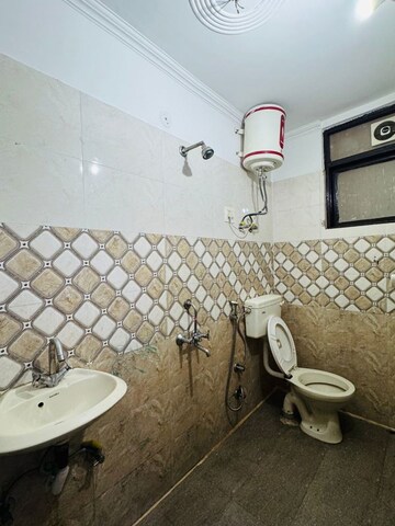 Bathroom in 2 BHK Builder Floor at Neb Sarai – for Rent