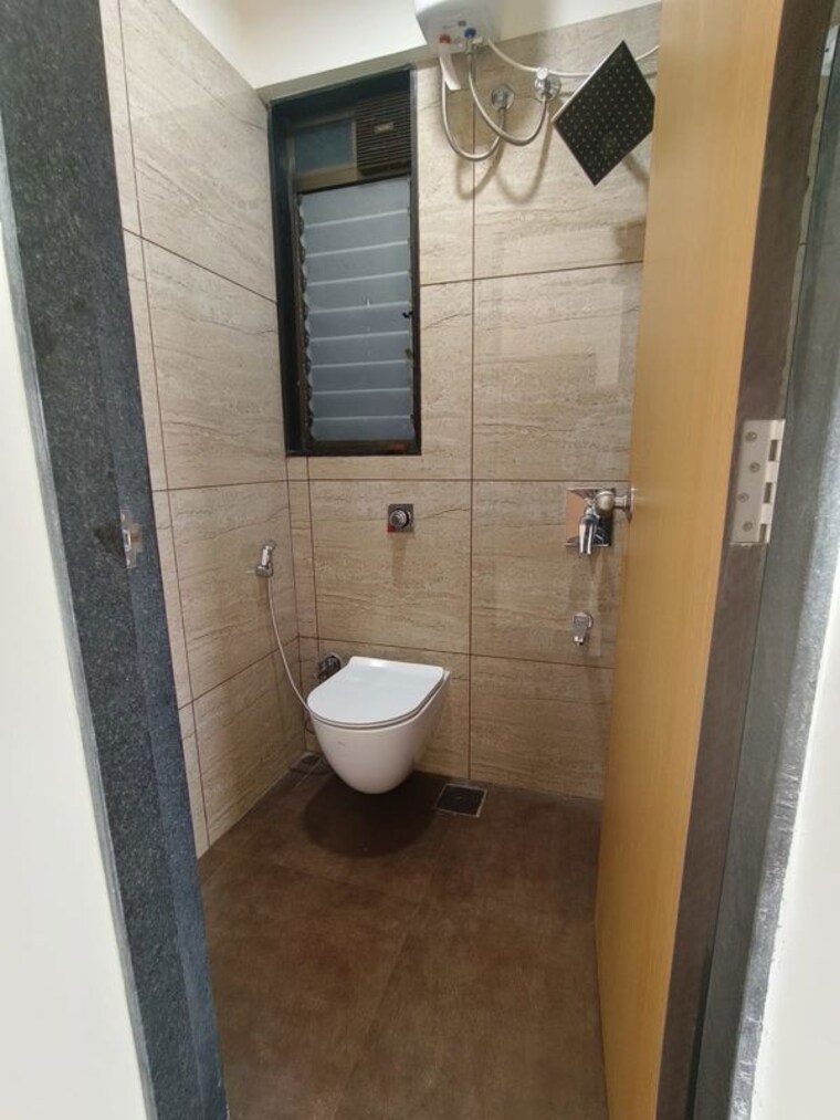 Bathroom, chandak-34-park-estate 1.5 Bedroom 599 Sq.Ft. Apartment In Goregaon West Mumbai 9926330