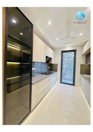 Furnished Amenities in 4 BHK Builder Floor at DLF Silver Oaks, Sector 26 – for Sale