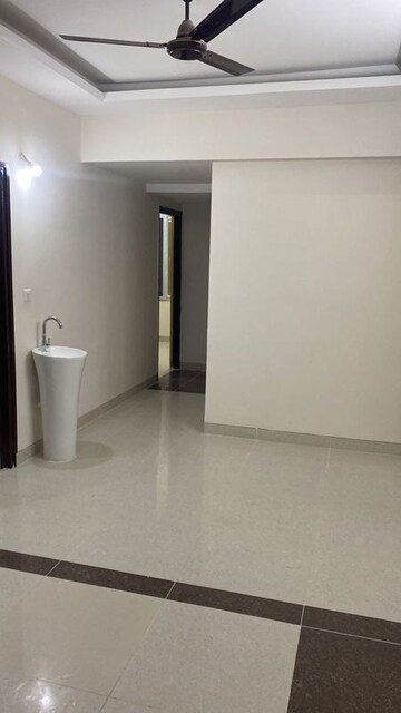 Room in 2 BHK Apartment at Nipania – for Rent