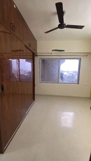 Room in 2 BHK Apartment at Nipania – for Rent