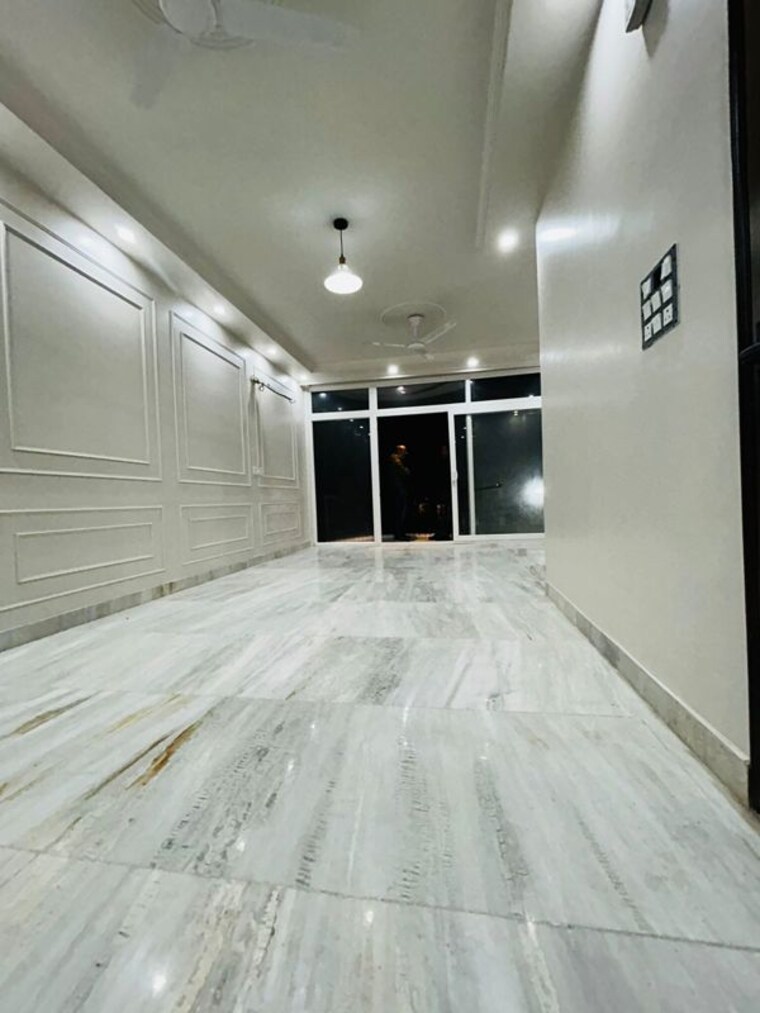 Room, kalkaji 2 Bedroom 120 Sq.Yd. Builder Floor In Kalkaji Delhi 9926551
