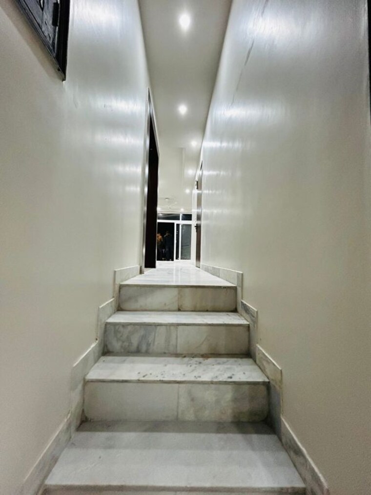 undefined, kalkaji 2 Bedroom 120 Sq.Yd. Builder Floor In Kalkaji Delhi 9926551