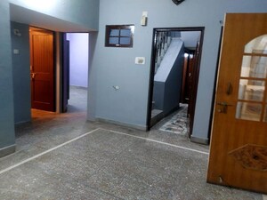 Room in 4 BHK Independent House at Sainik Colony – for Rent