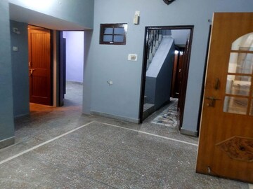 Room in 4 BHK Independent House at Sainik Colony – for Rent