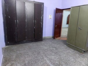 Room in 4 BHK Independent House at Sainik Colony – for Rent