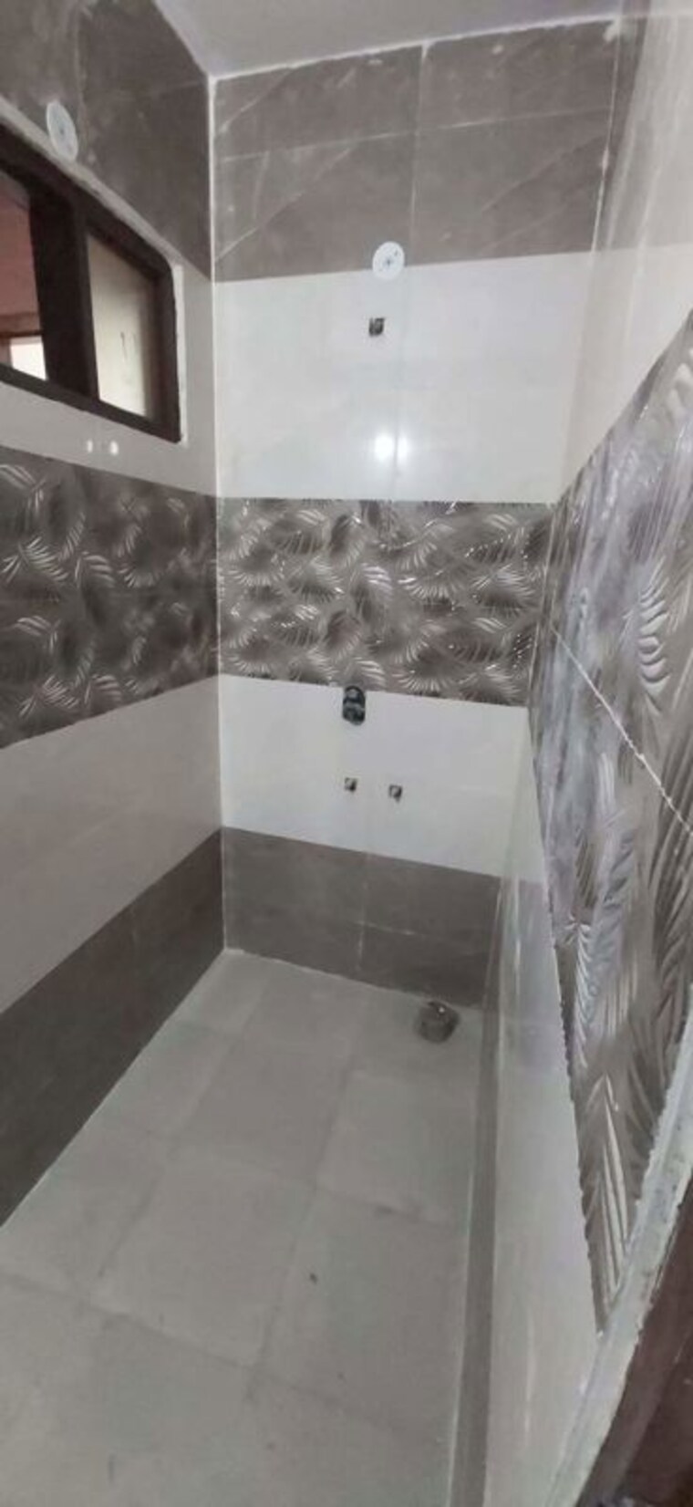 Attached Bathroom, new industrial township 1 3.5 Bedroom 121 Sq.Yd. Builder Floor In New Industrial Township 1 Faridabad 9926584