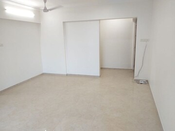 Room in 2 BHK Apartment at Juhu – for Rent