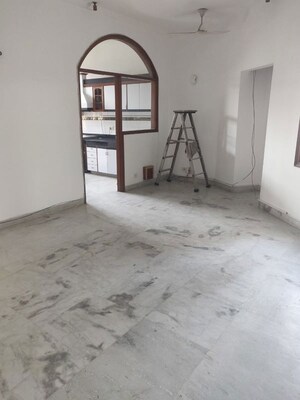 Room in 4 BHK Builder Floor at Shanti Niketan – for Rent