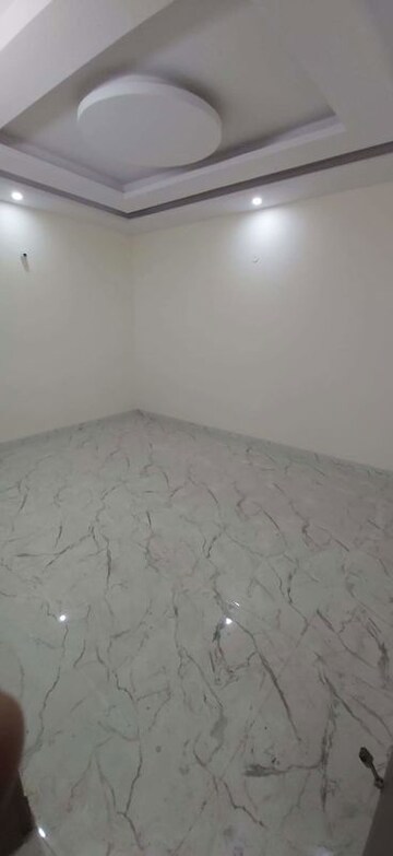 Room in 3.5 BHK Builder Floor at New Industrial Township – for Sale