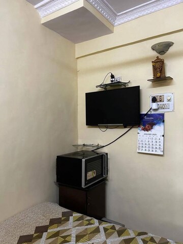 Furnished Amenities in 1 BHK Apartment at Andheri East – for Rent