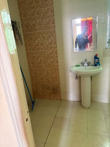 Bathroom in 2 BHK Apartment at Ansal Celebrity Meadows, Sushant Golf City – for Rent