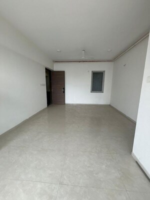 Room in 4 BHK Apartment at Tirumala Habitats, Mulund West – for Sale