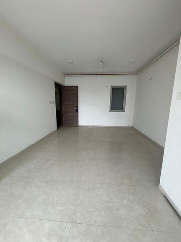 Room in 4 BHK Apartment at Tirumala Habitats, Mulund West – for Sale