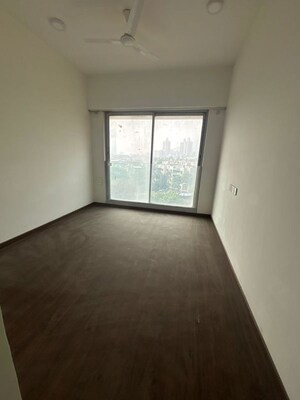 Room in 4 BHK Apartment at Tirumala Habitats, Mulund West – for Sale