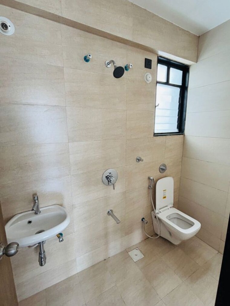 Bathroom, unique-youtopia 2 Bedroom 757 Sq.Ft. Apartment In Kharadi Pune 9927031