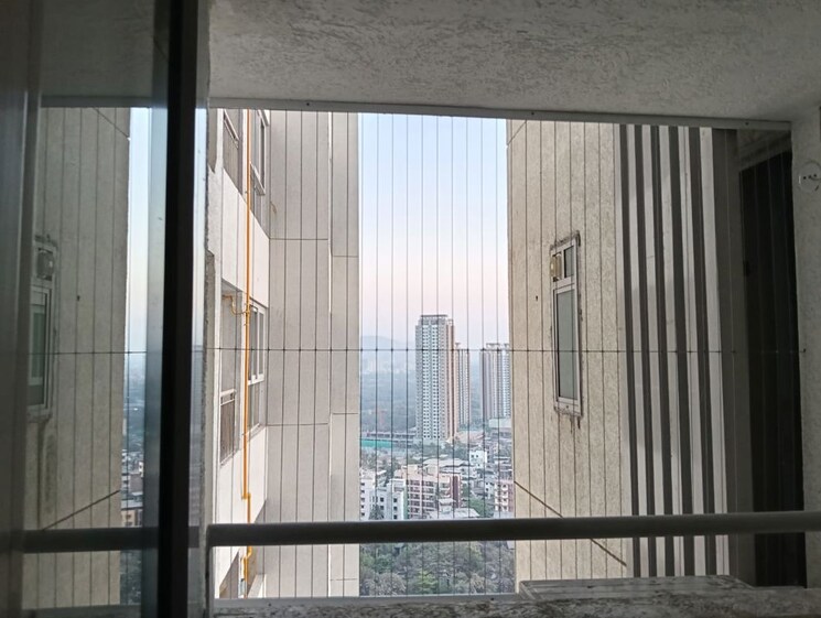 Room, happy-valley 1 Bedroom 550 Sq.Ft. Apartment In Manpada Thane 9927177