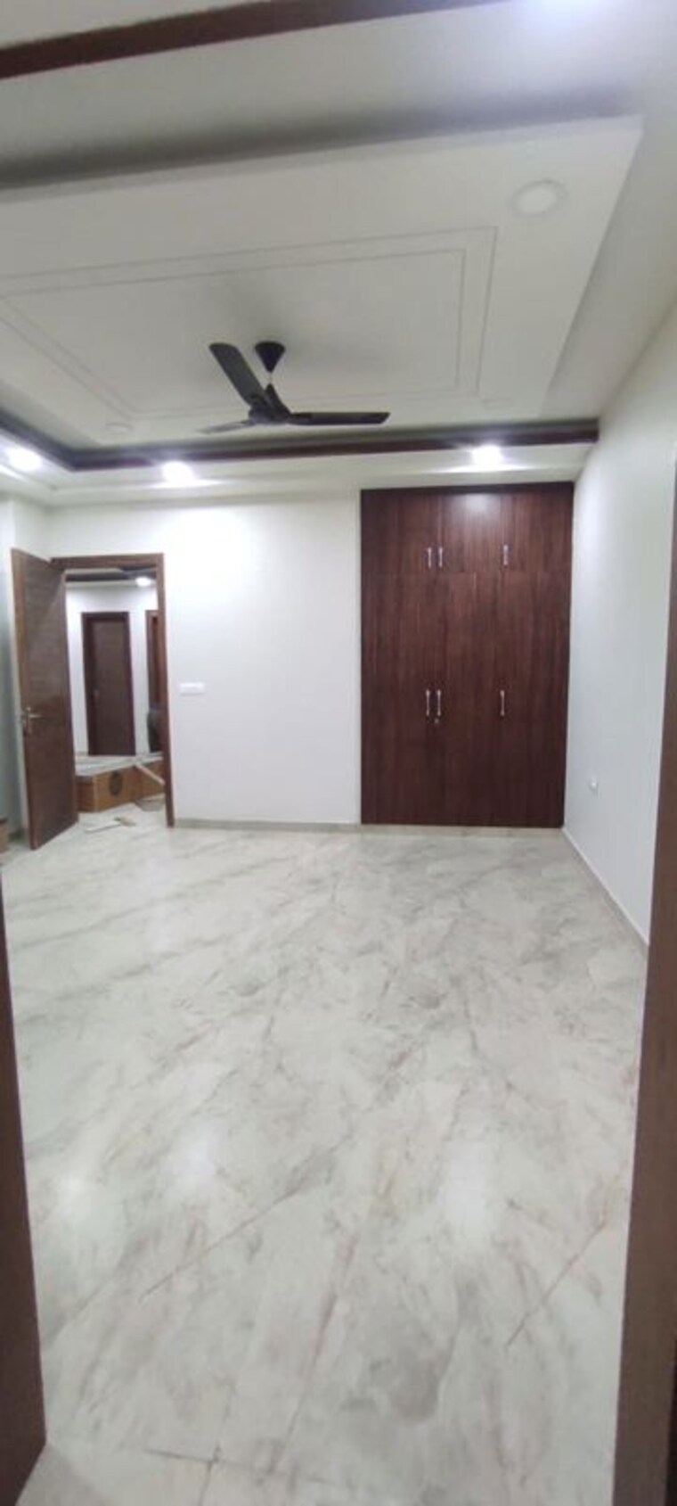 Room, sector 85 5 Bedroom 500 Sq.Yd. Builder Floor In Sector 85 Faridabad 9927033