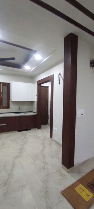 Building Lobby in 5 BHK Builder Floor at Sector 85 – for Sale