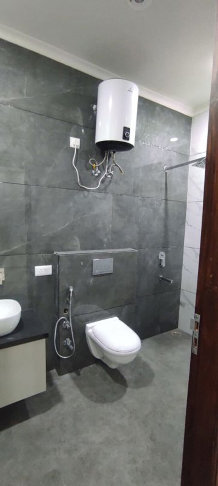 Bathroom, sector 85 5 Bedroom 500 Sq.Yd. Builder Floor In Sector 85 Faridabad 9927033