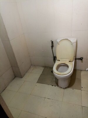 2.5 BHK Apartment For Rent in Mahagun Manor, Sector 50