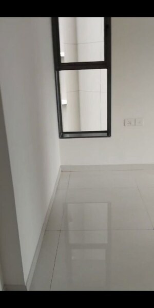 Room in 2 BHK Apartment at Runwal Sanctuary, Mulund West – for Sale