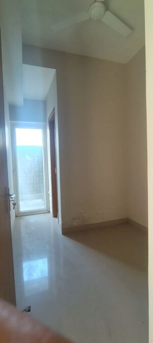 Room in 4 BHK Apartment at Bestech Park View Altura, Sector 79 – for Rent