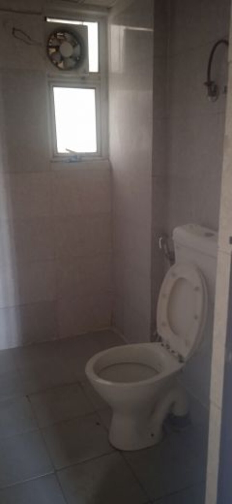 Bathroom, panchsheel-greens-ii 3 Bedroom 1485 Sq.Ft. Apartment In Sector 16 Greater Noida Greater Noida 9927360