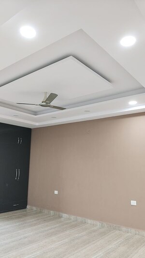 Furnished Amenities in 5 BHK Builder Floor at Sector 85 – for Sale