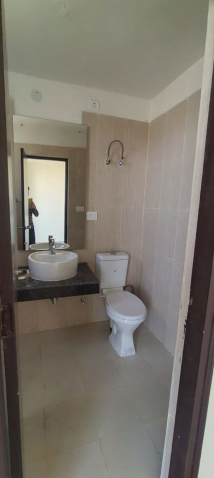 Bathroom, emaar-palm-gardens 3 Bedroom 1900 Sq.Ft. Builder Floor In Sector 83 Gurgaon 9925004