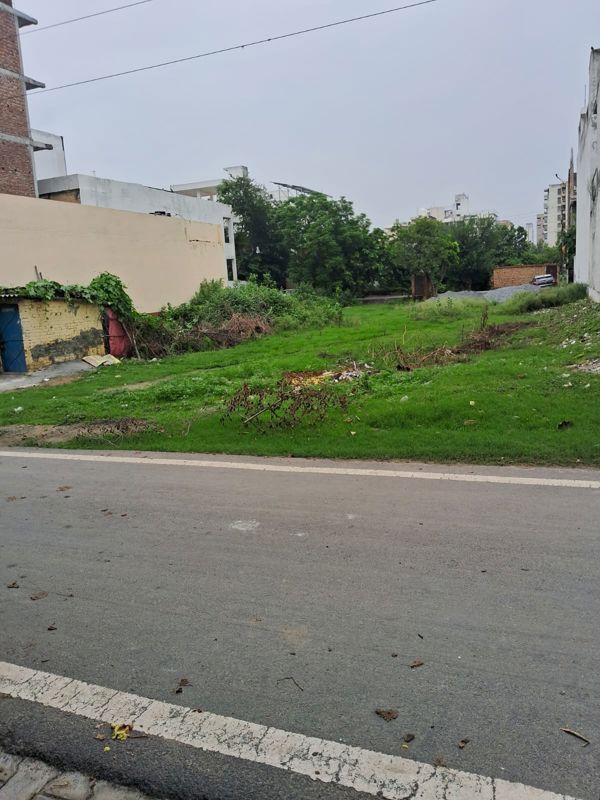 Plot For Sale in Sector 65