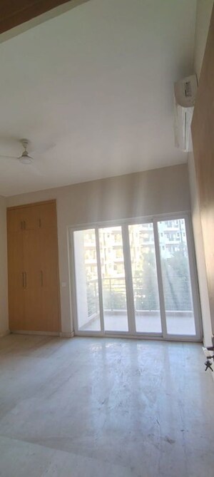Room in 4 BHK Apartment at Bestech Park View Altura, Sector 79 – for Rent