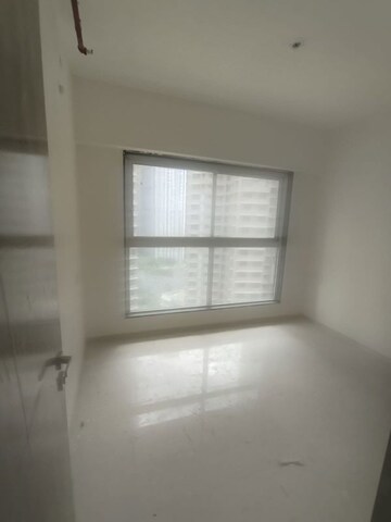 Room in 4 BHK Apartment at Runwal The Sanctuary Tower 4, Mulund West – for Sale