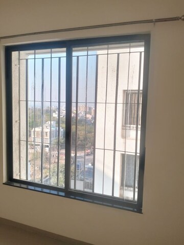 Room in 2 BHK Apartment at Kumar Pragati, Nibm Road – for Rent