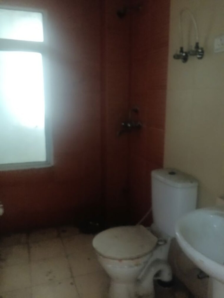 Bathroom, mahagun-mywoods-iii 2 Bedroom 960 Sq.Ft. Apartment In Sector 16c Greater Noida Greater Noida 9927430