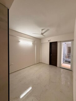 3.5 BHK Builder Floor For Sale in Smart World Gems