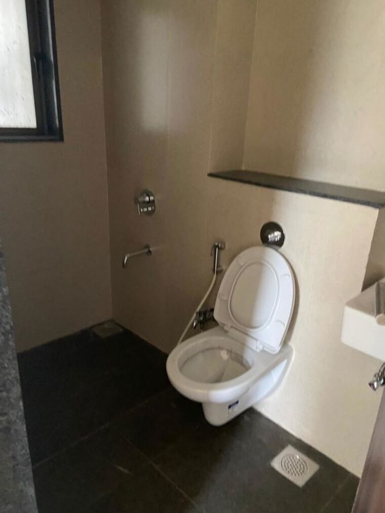 Bathroom, runwal-the-sanctuary 3 Bedroom 1030 Sq.Ft. Apartment In Mulund West Mumbai 9927431